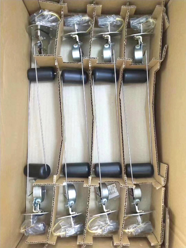 小松柴油油位傳感器